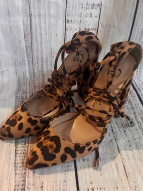 So Me Leopard Print Lace-Up Pointed Toe Women’s Heels Size 6